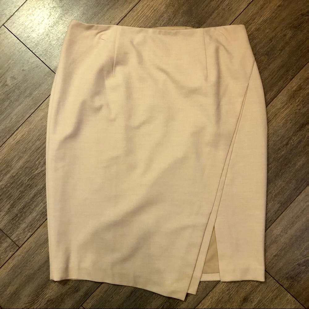 White house Black market skirt